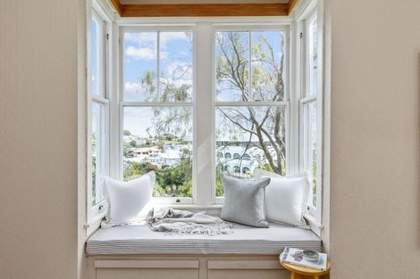 Photo of property in 18 Cobden Road, Bluff Hill, Napier, 4110