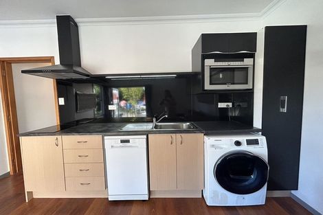 Photo of property in 6 Randolph Road, Crofton Downs, Wellington, 6035