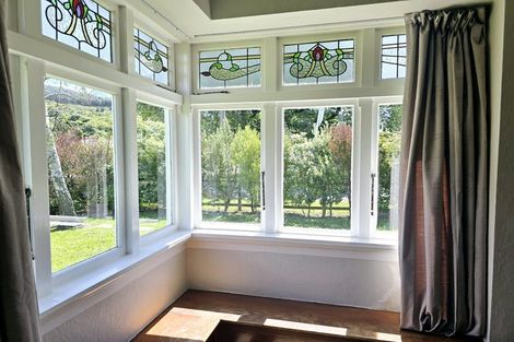 Photo of property in 16 Buller Street, Picton, 7220