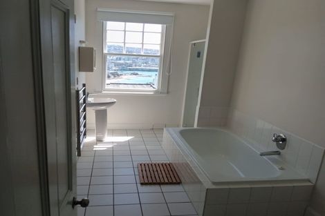 Photo of property in 50 The Crescent, Roseneath, Wellington, 6011