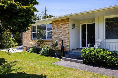 Photo of property in 3 Climie Crescent, Hawera, 4610