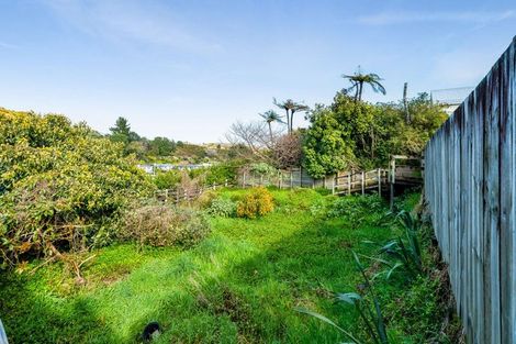 Photo of property in 93 Omata Road, Marfell, New Plymouth, 4310
