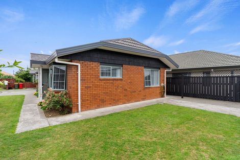 Photo of property in 6 Surrey Lane, Levin, 5510