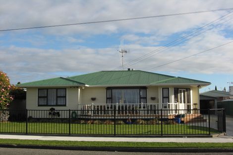 Photo of property in 22 Meadowvale Drive, Levin, 5510