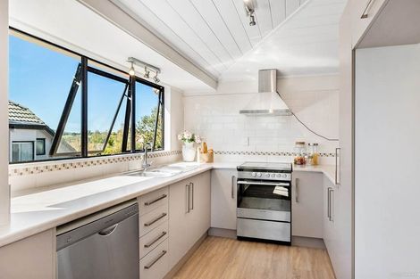 Photo of property in 2/46 Eversleigh Road, Belmont, Auckland, 0622