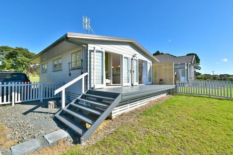 Photo of property in 21 Shine Road, South Head, Helensville, 0874