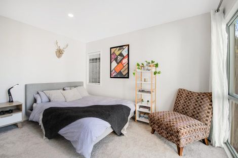 Photo of property in 115 Waldorf Crescent, Orewa, 0931