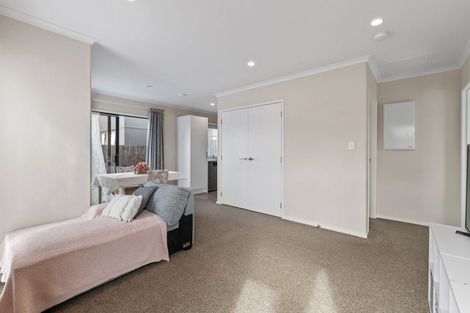 Photo of property in 10 Honour Road, Papakura, 2110