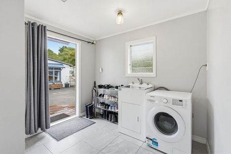 Photo of property in 6 Hull Road, Waiuku, 2123