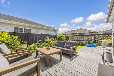 Photo of property in 14 Ropere Street, Kumeu, 0810