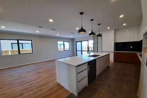 Photo of property in 23 Golden Avenue, Flat Bush, Auckland, 2019