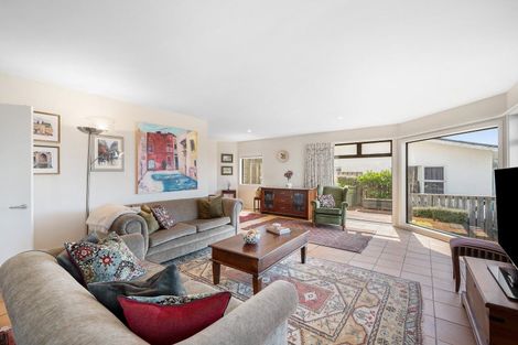 Photo of property in 30 Grove Road, Kelburn, Wellington, 6012