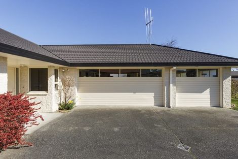 Photo of property in 51 Royal Oak Drive, Kelvin Grove, Palmerston North, 4414