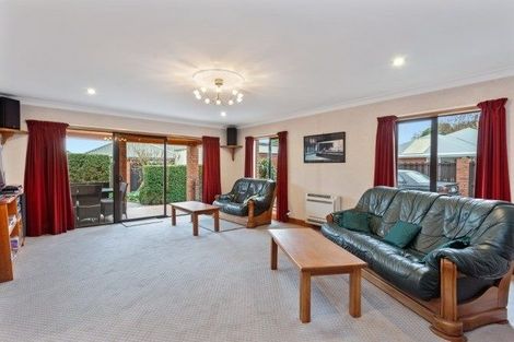 Photo of property in 6 Hinton Place, Rangiora, 7400