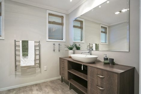 Photo of property in 10 Queen Street, Cambridge, 3434