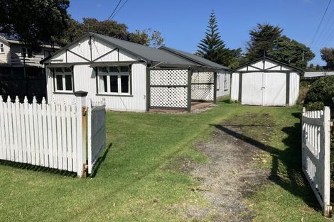 Photo of property in 15 Manuka Street, Otaki Beach, Otaki, 5512
