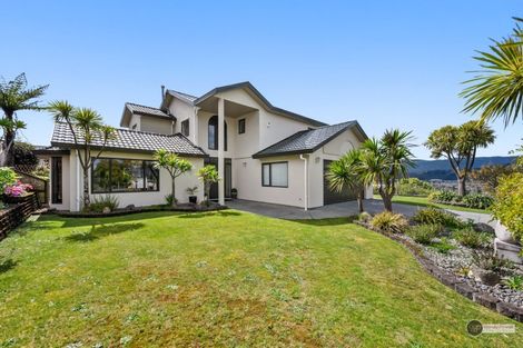 Photo of property in 2 Kirton Drive, Riverstone Terraces, Upper Hutt, 5018