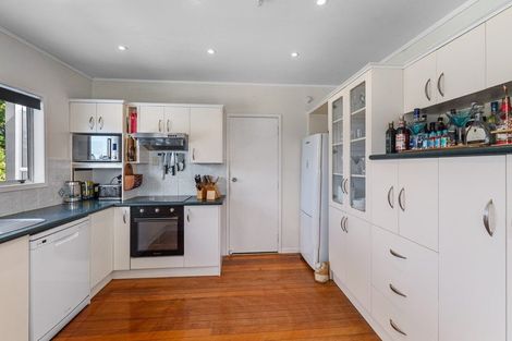 Photo of property in 107 Tiroroa Avenue, Te Atatu South, Auckland, 0610