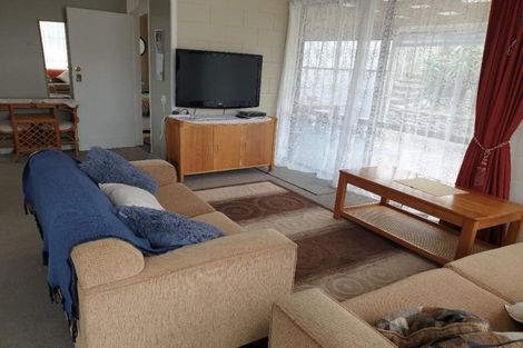 Photo of property in 38 Okiwa Terrace, Waiinu Beach, Whanganui, 4588