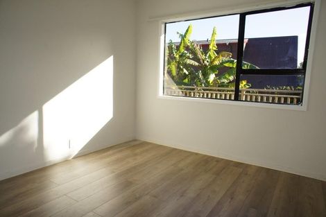 Photo of property in 3 Newport Place, Forrest Hill, Auckland, 0620