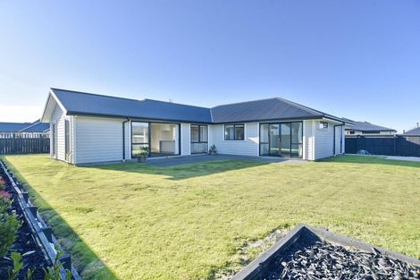 Photo of property in 11 Saint James Place, Rangiora, 7400