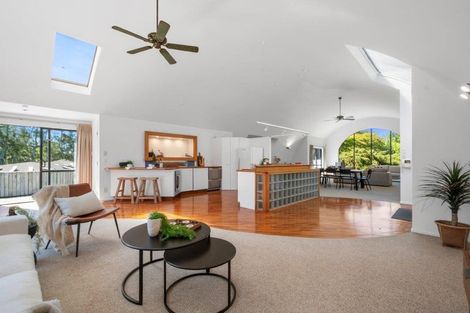 Photo of property in 63 Pomona Road, Kumeu, 0891