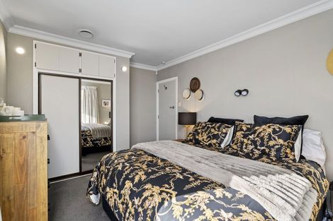 Photo of property in 320 Main North Road, Redwood, Christchurch, 8051