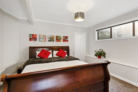 Photo of property in 32 Cavendish Square, Strathmore Park, Wellington, 6022