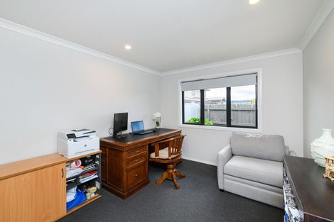 Photo of property in 25 Trump Place, Kelvin Grove, Palmerston North, 4414