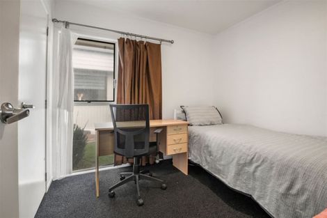 Photo of property in 85 Sunderlands Road, Bucklands Beach, Auckland, 2012