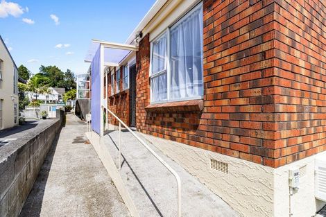 Photo of property in 303a Devon Street West, New Plymouth, 4310