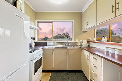 Photo of property in 1/10 Sunnyside Road, Sunnyvale, Auckland, 0612