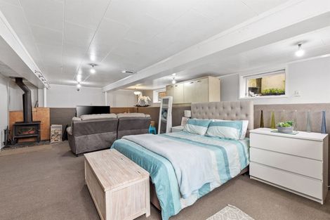 Photo of property in 38 Normanton Street, Glenfield, Auckland, 0629