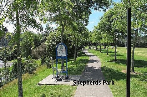 Photo of property in The Haven, 12/120 Beach Haven Road, Beach Haven, Auckland, 0626