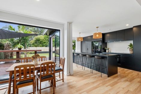 Photo of property in 145 Seaview Road, Westown, New Plymouth, 4310