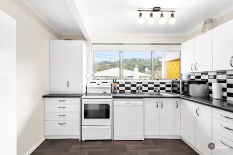 Photo of property in 37 Raukawa Street, Stokes Valley, Lower Hutt, 5019