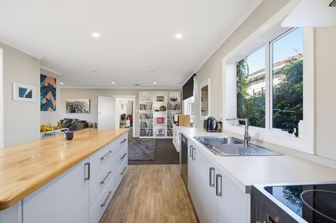 Photo of property in 5 Hargest Crescent, Saint Kilda, Dunedin, 9012