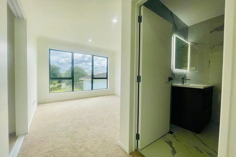 Photo of property in 8a Neems Place, Manurewa, Auckland, 2102