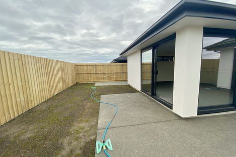 Photo of property in 15 Bill Hammond Drive, Belfast, 8051