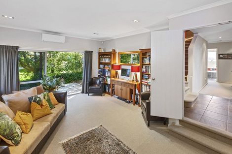 Photo of property in 20b Grand Vue Road, Kawaha Point, Rotorua, 3010