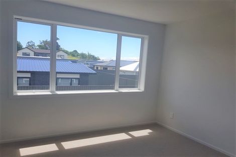 Photo of property in 42 Pateke Drive, Kenepuru, Porirua, 5022