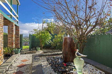 Photo of property in 38 Mccahill Views, Botany Downs, Auckland, 2010