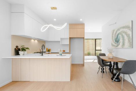 Photo of property in 101d Gossamer Drive, Pakuranga Heights, Auckland, 2010