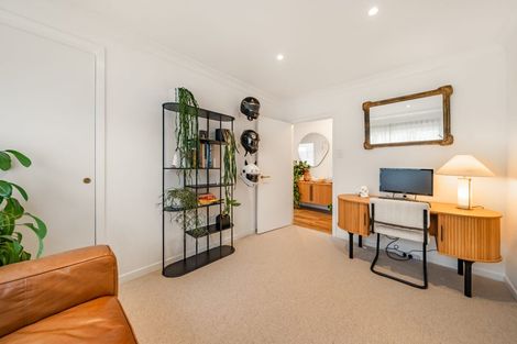 Photo of property in 4a Golders Road, Elderslea, Upper Hutt, 5018