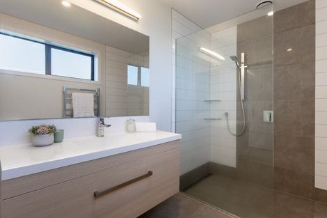 Photo of property in 21 Ferndale Drive, Waikanae, 5036