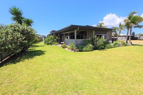 Photo of property in 111 Kelly Jade Avenue, Matarangi, Whitianga, 3592