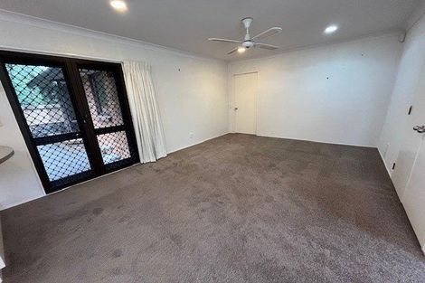 Photo of property in 2/31 Crescent Hills Court, Northpark, Auckland, 2013