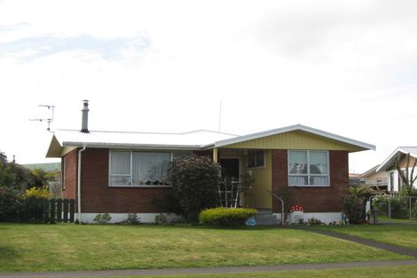 Photo of property in 14 Warwick Road, Stratford, 4332