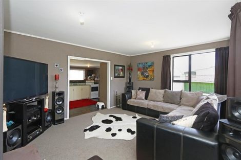 Photo of property in 16 Dieffenbach Street, Opunake, 4616