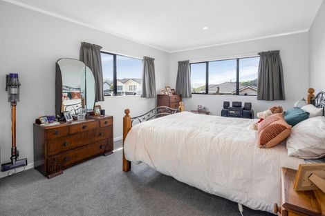 Photo of property in 5 Bay Lair Grove, Island Bay, Wellington, 6023